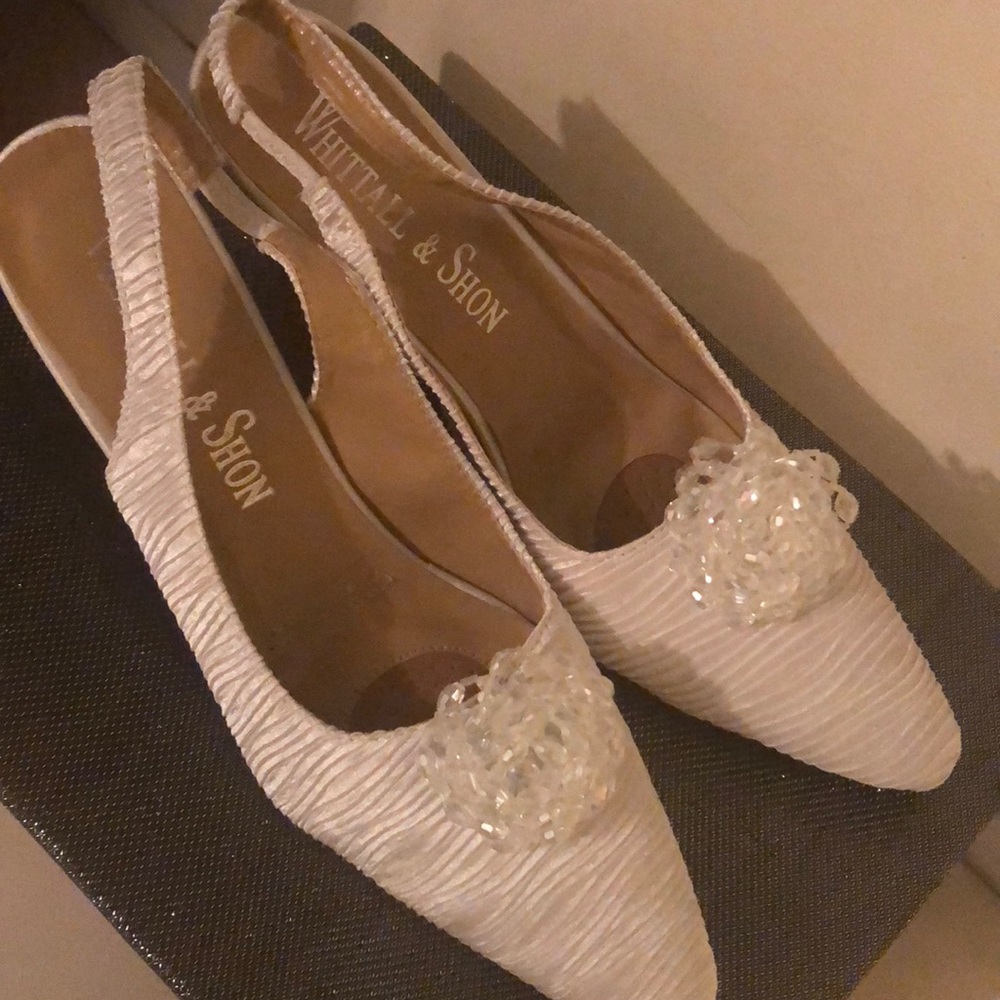 Whitall & Shone white kitten heel